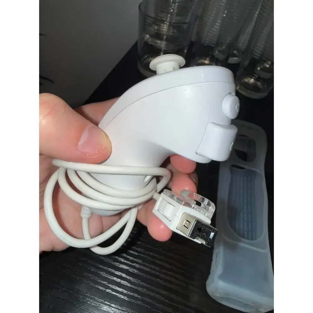 Official OEM Nintendo Wii Remote Nunchuck & Motion Plus Adapter RVL-003 W/Sleeve